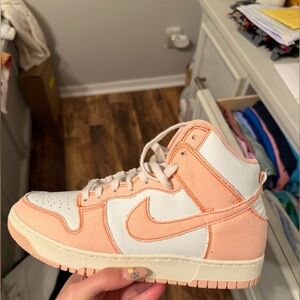 Pinkish color size 11 women’s dunks